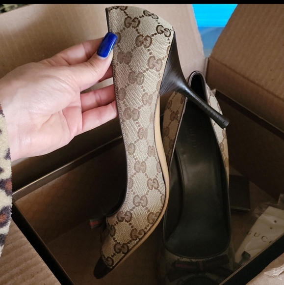 Gucci Heels - Picture 3 of 8